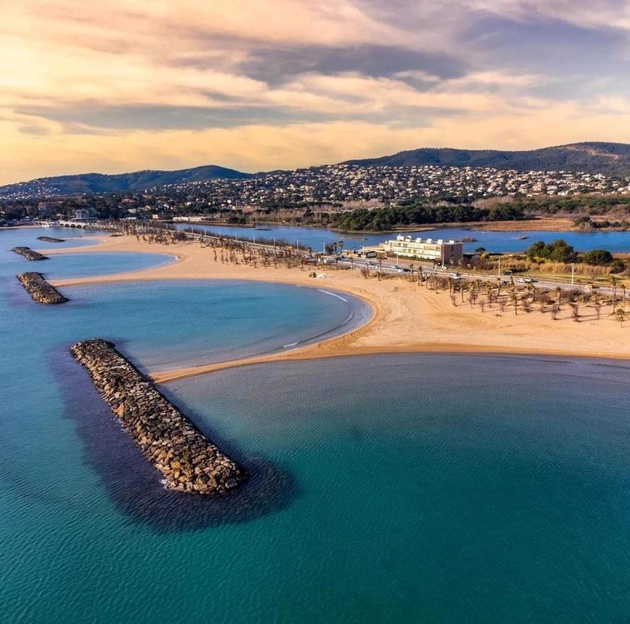 Апартаменты Le Venise 3 Etoiles Frejus Сен-Глф Экстерьер фото